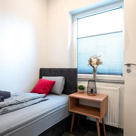 Serviceroom24 - 1 In Hoch Wlan - Smart-tv - 24-7 Check-in Und Kueche Apartment