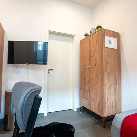 Serviceroom24 - 1 In Hoch Wlan - Smart-tv - 24-7 Check-in Und Kueche