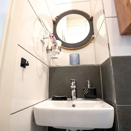 Serviceroom24 - 1 In Hoch Wlan - Smart-tv - 24-7 Check-in Und Kueche Apartment *