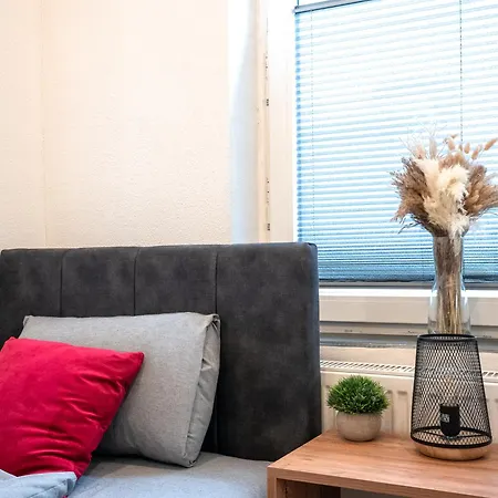 Serviceroom24 - 1 In Hoch Wlan - Smart-tv - 24-7 Check-in Und Kueche Apartment *