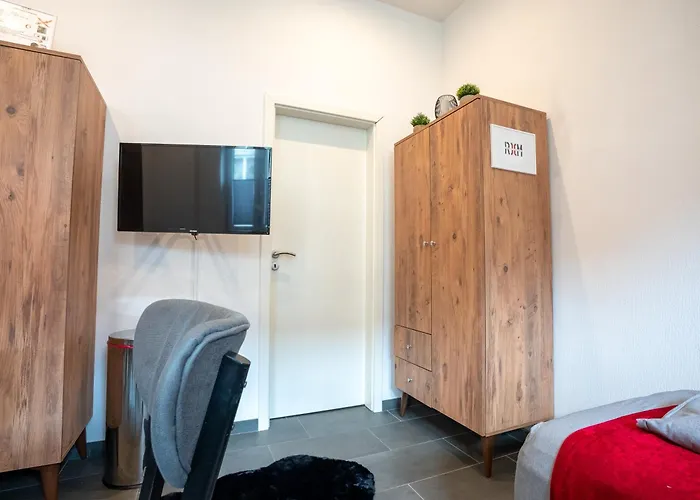 Serviceroom24 - 1 In Hoch Wlan - Smart-tv - 24-7 Check-in Und Kueche